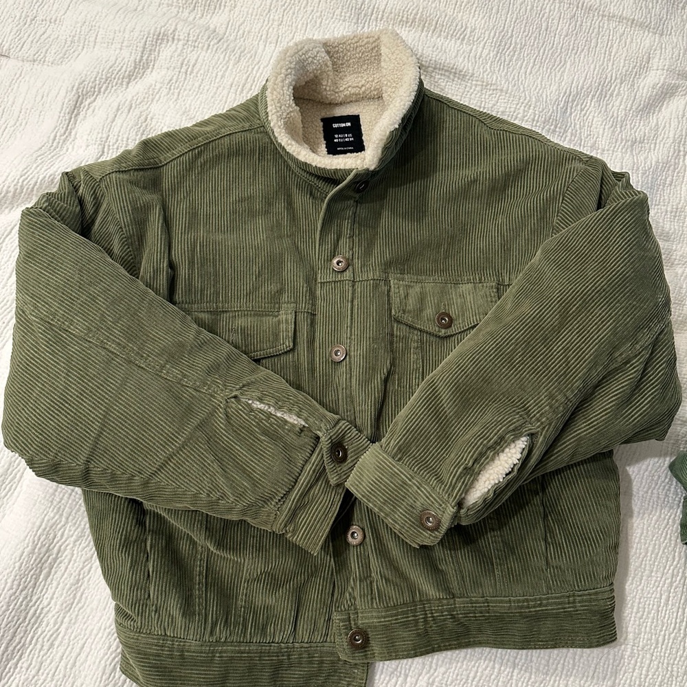 (Mint Condition) Unisex Green Corduroy Jacket with Sherpa Lining